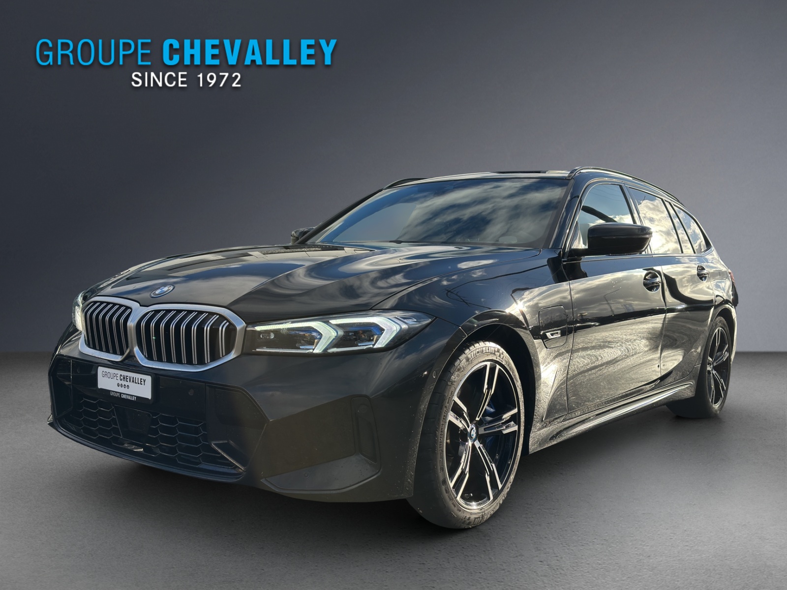 Photo BMW 330 330e x DriveTouring Steptronic M Sport